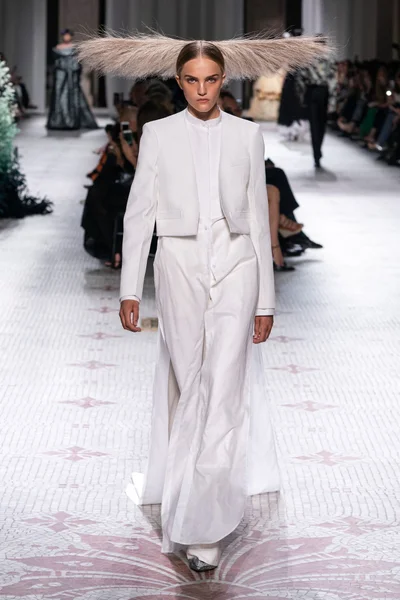 Look 22